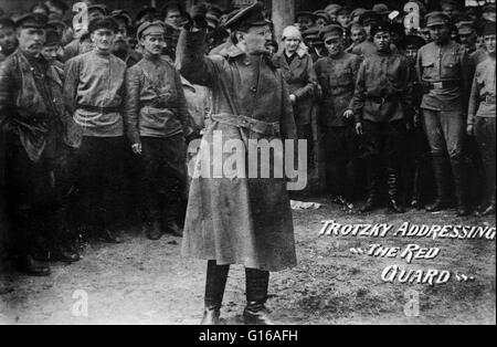 Bain-News-Service Foto von Trotzki und der Roten Garde. Kein Datum auf Beschriftung Karte aufgezeichnet. Leon Trotsky (7. November 1879 - 21. August 1940) war ein russischer marxistischer revolutionär und Theoretiker. Er schloss sich den Bolschewiki vor der Oktoberrevolution 1917 Stockfoto