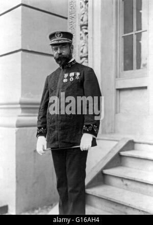 Sousa fotografiert von Frances "Fannie" Benjamin Johnston im Jahr 1904. Sousa (6. November 1854 - 6. März 1932) war ein US-amerikanischer Komponist und Dirigent der späten Romantik, bekannt vor allem für amerikanische militärische und patriotische Märsche. Er begann h Stockfoto