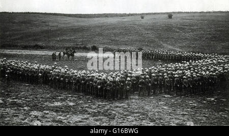 Bildunterschrift: "Männer des 1. Lancashire Fusiliers von Generalmajor de Lisle, Kommandeur der 29. Division, am Tag vor der Schlacht richten." Die Schlacht an der Somme war eine Schlacht des ersten Weltkriegs kämpfte von den Armeen der britischen und französischen reiche gegen die Ge Stockfoto