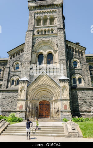 Toronto, Kanada - 26 Mai 2013: Altbauten an der University of Toronto in Ontario, Kanada Stockfoto