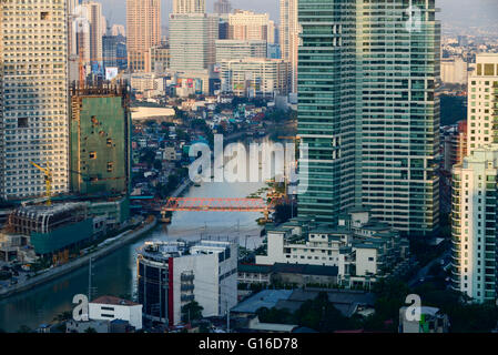 Philippinen, Manila, suburban Makati, hohe Gebäude, Pasig River / PHILIPPINEN, Manila, Stadtteil Makati, Hochhaeuser, Pasig River Stockfoto