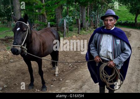 Viehzüchter in Pulun "Las Huaringas" - HUANCABAMBA... Abteilung von Piura. Peru Stockfoto