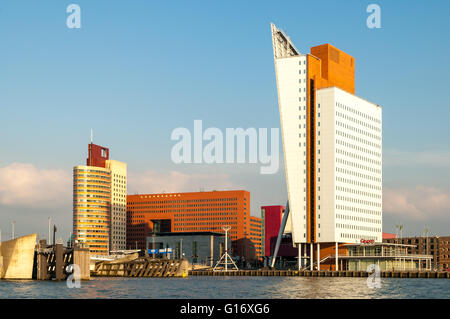 Rotterdam-Skyline von New Maas: Gebäude am Kop van Zuid, Wilhelmina Pier, Rotterdam, Niederlande Stockfoto