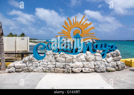 Das Costa Maya Logo Zeichen auf das Dockside Kreuzfahrten Costa Maya, Quintana Roo, Mexiko Stockfoto