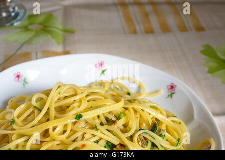 Spaghetti Con le Vongole Schale (Nudeln und Ansprüche) typische italienische Meeresfrüchte Stockfoto