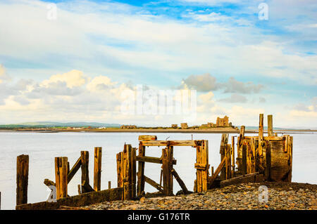 Alte Mole oder Steg auf Walney Insel in der Nähe von Barrow-in-Furness Cumbria Peel Castle auf Peel Insel suchen Stockfoto