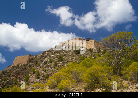 Wände der späten mittelalterlichen Festung in der Nähe von Assos auf der griechischen Ionischen Insel Kefalonia Stockfoto