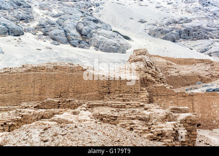 Ruinen der alten Huaca De La Luna in Trujillo, Peru Stockfoto