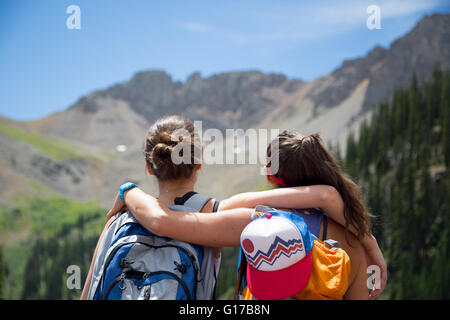 Wanderer genießen Aussicht, Aspen, Colorado Stockfoto