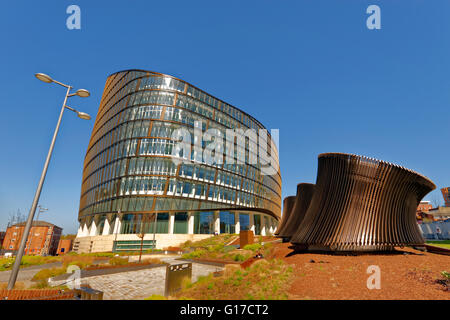 Ein Engel quadratisches Gebäude im Stadtzentrum von Manchester. Das Hauptquartier der Co-Operative Group. Stockfoto