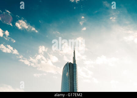 Hoch modernen Tower und sky Stockfoto