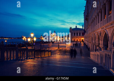 Platz San Marco in der Nacht, Venedig, Italien Stockfoto