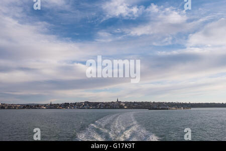 Ein Blick von Ryde Pier Ryde Stadt Portsmouth Harbour Wightlink Passagier Fähre Stockfoto