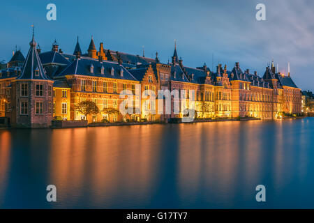 Der Binnenhof (Niederländisch), Innenhof (Englisch) ist ein Komplex von Gebäuden in der Innenstadt von den Haag, neben dem Hofvijver la Stockfoto