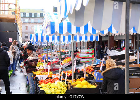 Marktstände in der Moore Street, Dublin, Irland Stockfoto