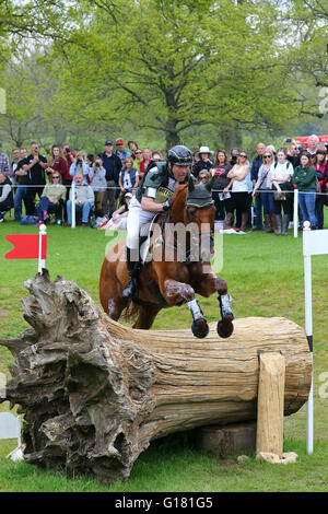 Michael Ryan (Irland) auf Ballylynch Abenteuer Reiten Cross Country am Mitsubishi Badminton Horse Trials, 7. Mai 2016 Stockfoto