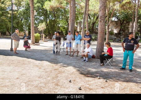 Menschen spielen Boule, Parc De La Villa Des Aromaten De Cimiez, Nizza, Côte d ' Azur, Frankreich Stockfoto