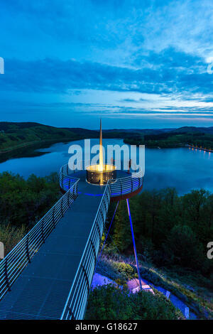 Aussichtsplattform über den Biggesee, ein Stausee in der Nähe von Attendorn im Bereich Sauerland, Deutschland, Stockfoto