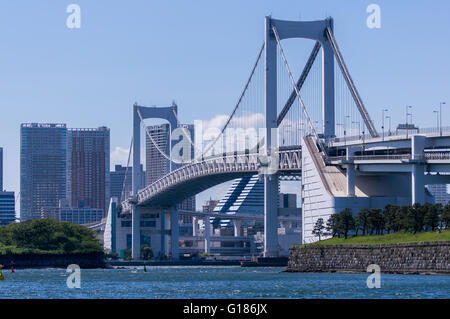 Regenbogenbrücke über die Bucht von Tokio Stockfoto