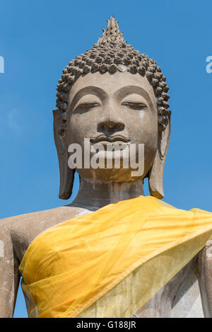 Buddha-Statue im Wat Yai Chai Mongkons Tempel in Ayutthaya, Thailand Stockfoto