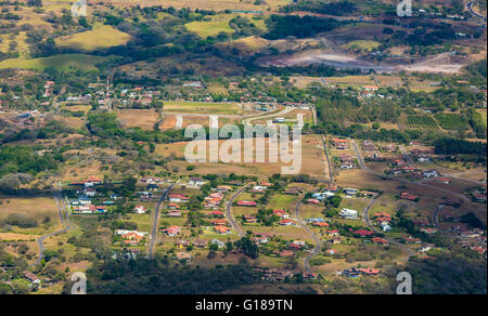 ALAJUELA, COSTA RICA - Luftbild von Wohn- und Geschäftshaus Aktivität Stockfoto