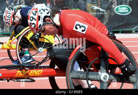 Orlando, Florida, USA. 10. Mai 2016. Konkurrenten Rennen auf die Ziellinie in einem Leichtathletik-Event bei den 2016 Invictus Games an den ESPN Wide World of Sports Complex in Orlando, Florida am 10. Mai 2016. Gegründet von Großbritanniens umfasst Prinz Harry, der fünftägige Multisport Fall für verwundete, verletzte oder kranke Armed Services Personal 500 Teilnehmer aus 14 Ländern. Bildnachweis: Paul Hennessy/Alamy Live-Nachrichten Stockfoto
