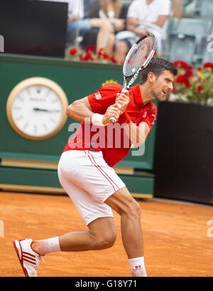 Rom, Italien. 11. Mai 2016. Novak Djokovic oder Serbien spielen Stephane Robert von Frankreich in die 2. Runde, Internazionali BNL Stockfoto