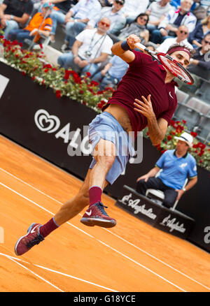 Roger Federer spielt Alexander Zverev Deutschlands in den Herren Einzel 2. Runde in der BNL Tennis-Länderspiele in Rom, 2016, Foro Italico, Rom, Italien, 05.11.16 Stockfoto