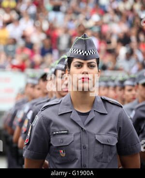 SAO PAULO, Brasilien - 11.05.2016: Graduierung 2811 Soldaten der PM SP - Auszubildende bei der Graduierung 2.811 Soldaten PM SP im Anhembi Sambadrome statt. (Foto: Ricardo Moreira / FotoArena) Stockfoto