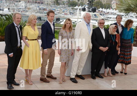 11. Mai 2016 - Cannes, Frankreich - CANNES, Frankreich - Mai 11: (L-R) Arnaud Desplechin, Kirsten Dunst, Laszlo Nemes, Vanessa Paradis, George Miller, Katayoon Shahabi, Mads Mikkelsen und Valeria Golino besuchen die Jury Fototermin während der 69. Annual Cannes Film Festival im Palais des Festivals am 11. Mai 2016 in Cannes, Frankreich. (Kredit-Bild: © Friedrich Injimbert über ZUMA Draht) Stockfoto