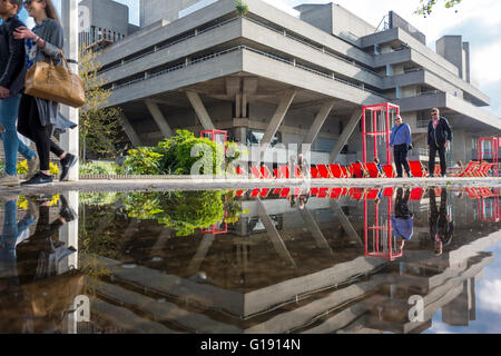 London, UK. 11. Mai 2016. London sieht schwere Regengüsse mit Sonnenschein für einen wechselhaften Tag gemischt. Bildnachweis: CAMimage/Alamy Live-Nachrichten Stockfoto