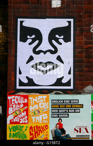 Ein Graffiti des Street Art Kuenstlers Shepard Fairey aus der "Andre the Giant"-Serie, Juni 2015, Berlin-Wedding. Stockfoto