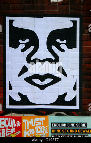 Ein Graffiti des Street Art Kuenstlers Shepard Fairey aus der "Andre the Giant"-Serie, Juni 2015, Berlin-Wedding. Stockfoto