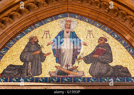 Mosaik der Jungfrau Maria und zwei Heiligen, Heiligen Antonius von Padua römisch-katholische Kirche, Beyoglu, Istanbul, Türkei Stockfoto