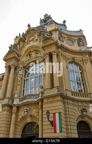 Gebäude des Landwirtschaftsmuseum im Komplex der Vajdahunyad-Burg in der Innenstadt von Budapest, Ungarn. Stockfoto