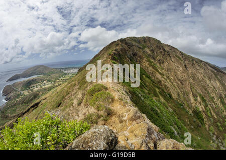 Weitwinkel-Bild des Randes der Koko Head Krater aus dem Osten Stockfoto