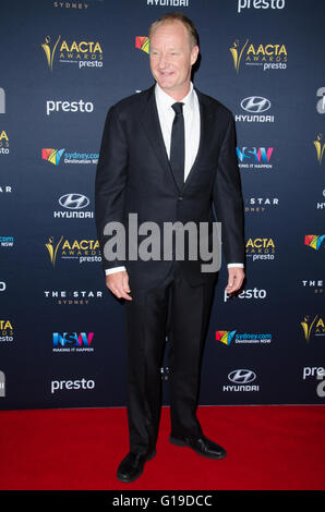 30. November 2015: Vips und Prominente kommen für die 5. AACTA Industrie Preisabendessen bei The Star in Sydney, Australien stattfand. Abgebildet ist Rob Carlton. Stockfoto