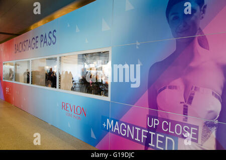 Sydney, Australien 29. August 2015: Start-und Landebahn am Wochenende ist eine zweitägige Mode über den 29.-30. August auf der Overseas Passenger Terminal in Circular Quay, Sydney zeigen. Die Show bietet eine Vielzahl von Marken wie Cleo, Billabong, Cosmo, Revlon, Holdon, Elle und vieles mehr Stockfoto