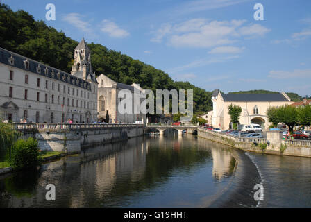 Ansicht der Abtei von Brantôme und der Fluss Dronne, Brantome En Perigord, Frankreich Stockfoto