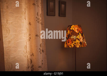 Lampe Stehlampe im Innenraum Stockfoto