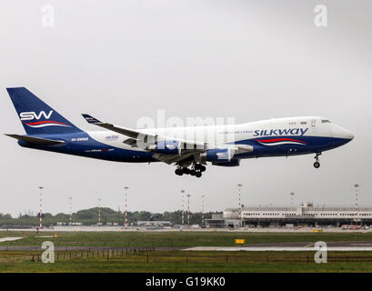 4K-SW888 Silk Way West Airlines Boeing 747-4R7F in Mailand - Malpensa Stockfoto