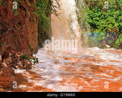 Portugal, Algarve: Do Wasserfall Queda Vigário nach starken Regenfällen Stockfoto