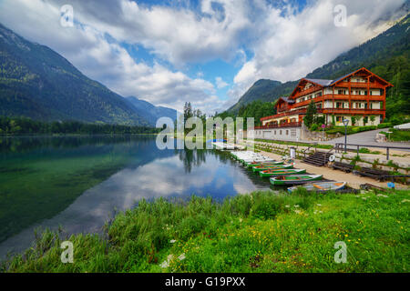Erstaunlich sonnigen Sommertag auf dem Hintersee See in Österreichische Alpen, Europa. Stockfoto