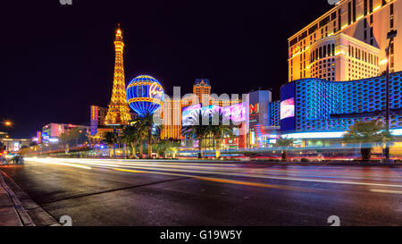 Nachtszene entlang The Strip in Las Vegas Nevada im Sommer Stockfoto