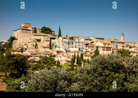 Hilltop Village Ansouis, Vaucluse, Provence-Alpes-Cote d ' Azur, Frankreich (als eines der schönsten Dörfer in Frankreich aufgeführt Stockfoto