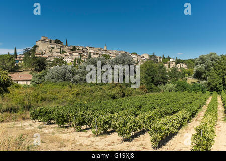 Hilltop Village Ansouis, Vaucluse, Provence-Alpes-Cote d ' Azur, Frankreich (als eines der schönsten Dörfer in Frankreich aufgeführt Stockfoto