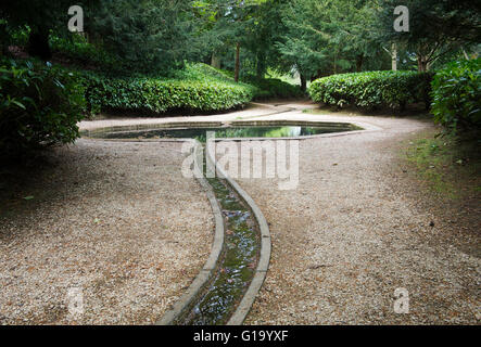 Rill und achteckige Teich am Rousham House and Garden, Oxfordshire, England Stockfoto