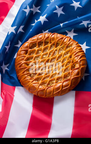 US-Flagge und eine Torte. Stockfoto