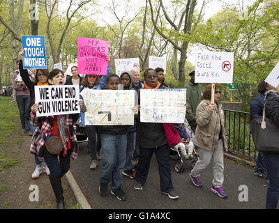 4. jährliche Mütter Nachfrage Aktion gegen Amerikas zweite Änderungsrechte März in New York City am 7. Mai 2016. Stockfoto