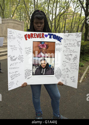 4. jährliche Mütter Nachfrage Aktion gegen Amerikas zweite Änderungsrechte März in New York City am 7. Mai 2016. Stockfoto